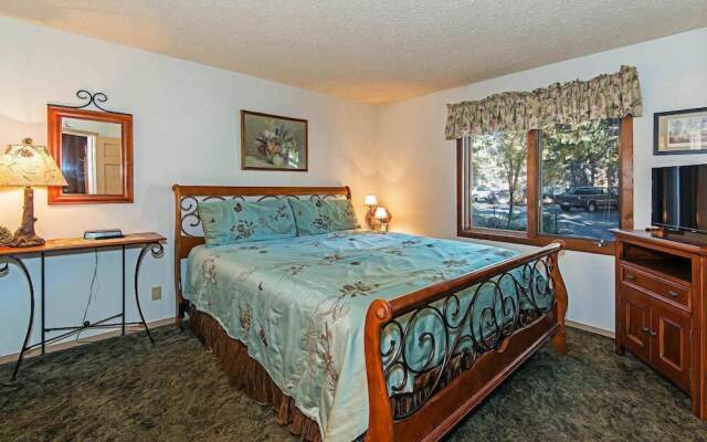 Winterset #02 - Shared Hot Tub & Pool!