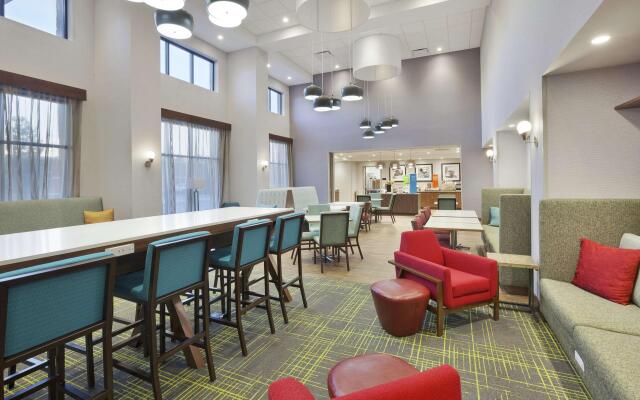 Hampton Inn & Suites Grandville Grand Rapids South