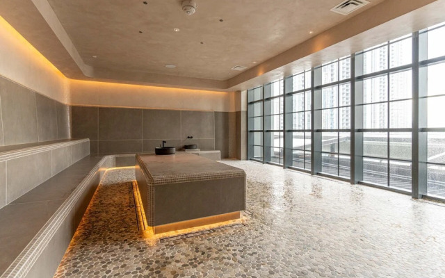 Rumrunner Downtown Pool Gym Full Service Tower