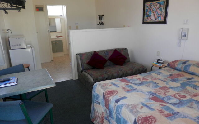 Pukenui Lodge Motel & Hostel/Backpackers