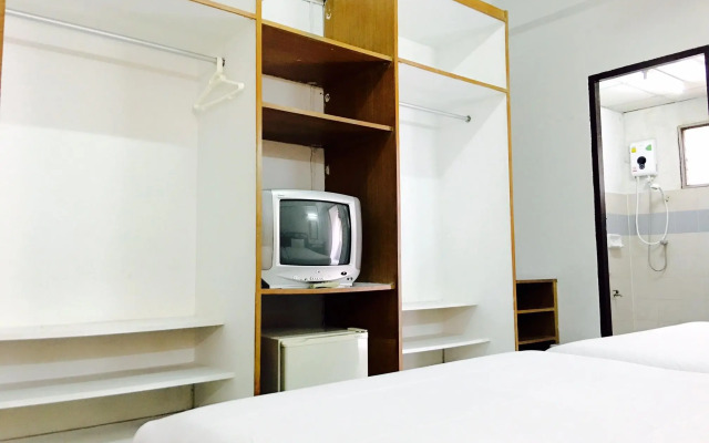 Taweeporn Guest House