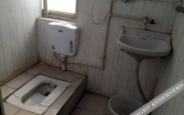 Zhiqiang Hostel