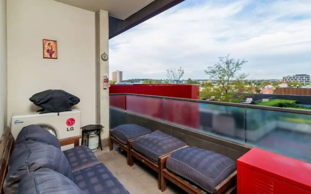 Modern 1BD in the Heart of Richmond w Pool & Gym