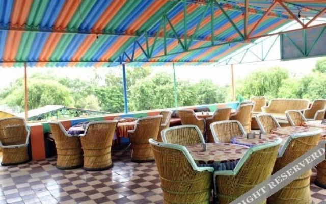 Vista Rooms, Gadisar Road