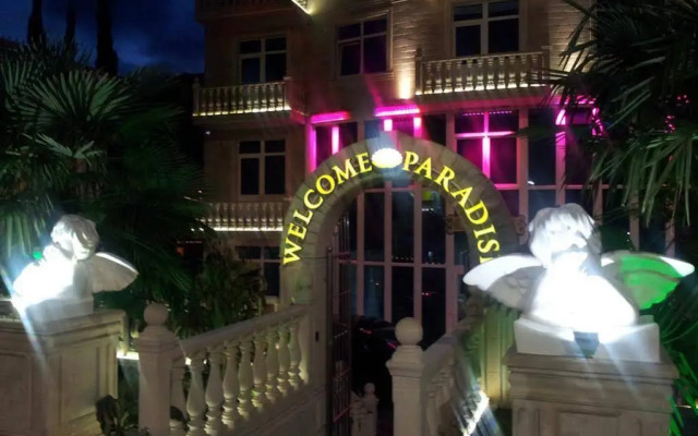 Paradise Hotel