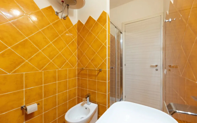 Residence with pool in Isola Rossa