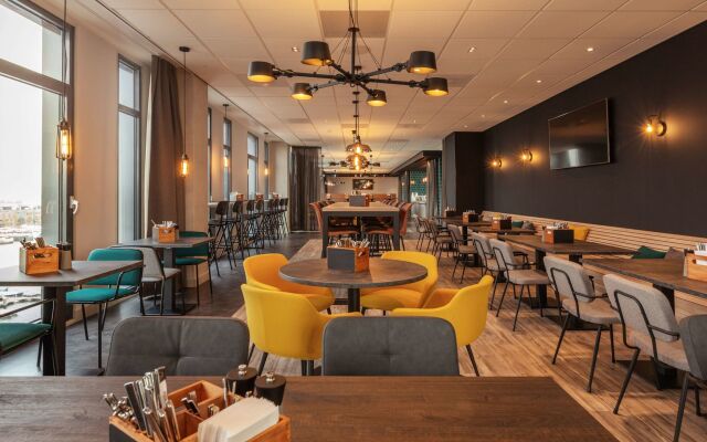 Holiday Inn - the niu, Fender Amsterdam by IHG