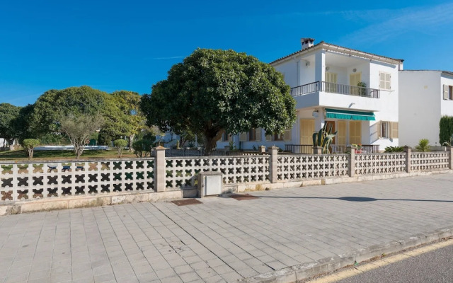 Ropit in Alc dia With 2 Bedrooms and 1 Bathrooms