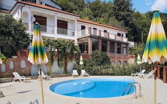 Apartment in Castellaro With Garden