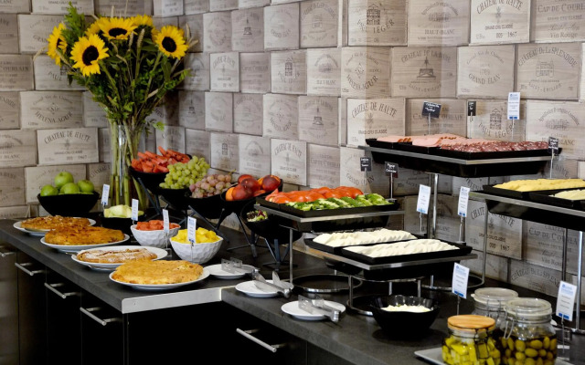 Athenaeum Grand Hotel