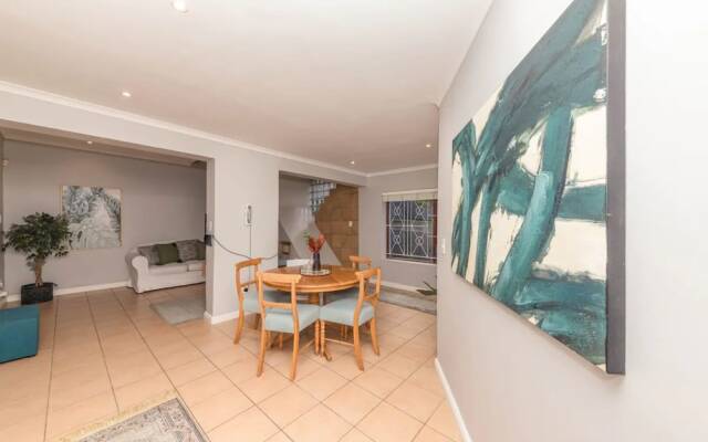 Spaciaous 2 Bedroom Bokaap Apartment