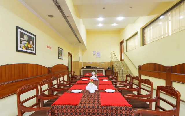 OYO 28567 Krishna Holiday Village