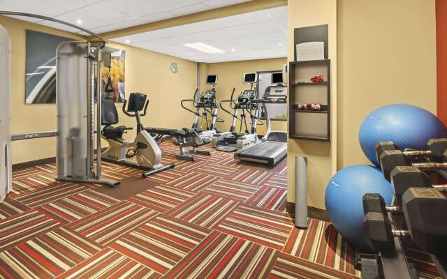 Super 8 by Wyndham Dallas Love Field Airport