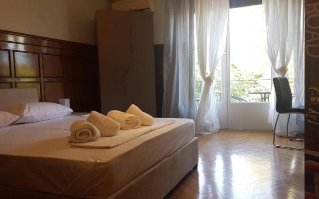 Violet Errathens Apartment - Athens Center, 7 BD, 3 BATH