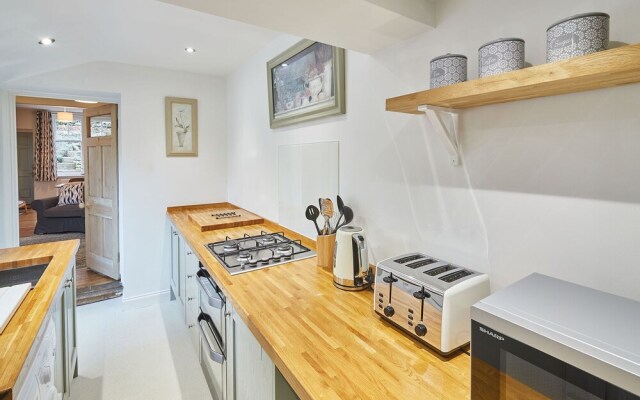 Host Stay 1 Coastguard Cottages