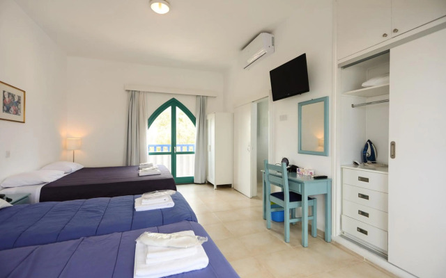 Axiothea Hotel