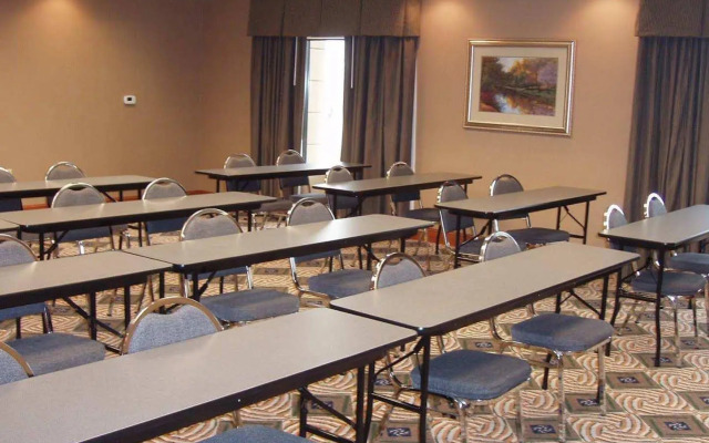 Holiday Inn Express : Hillsboro I-35 by IHG