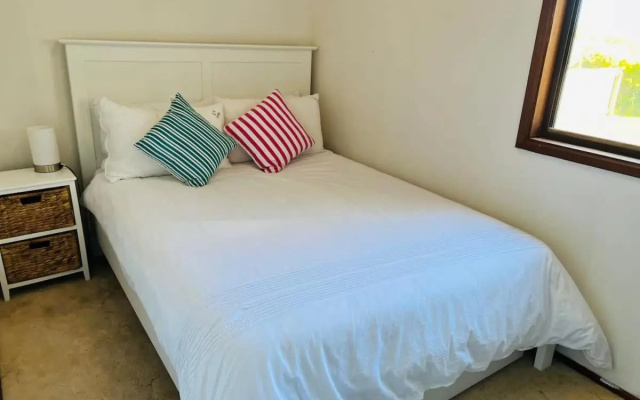 C4 Miles – Guest Rooms – Robe