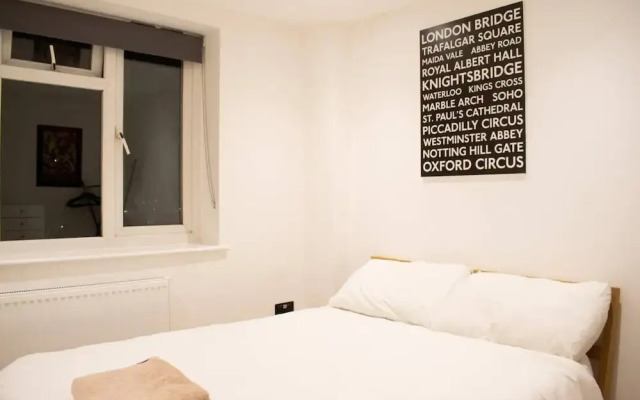 Sunny 1 Bedroom Apartment In Fun Neighbourhood