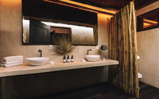 Radhoo Tulum
