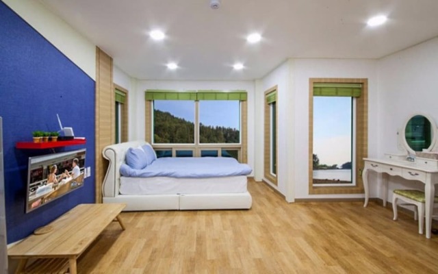 Namhae Bamsum Story Pension