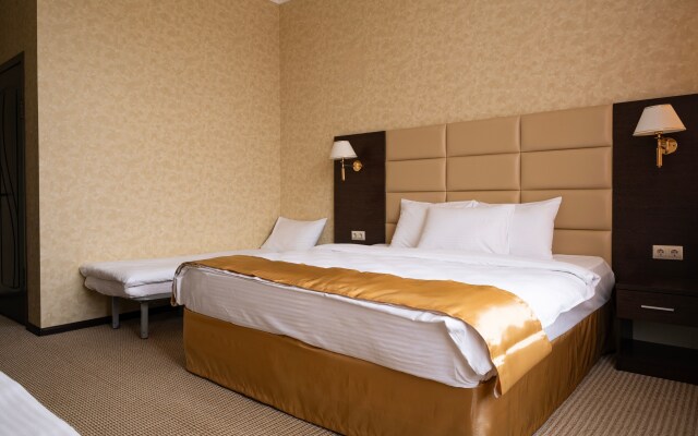 Sariya Hotel