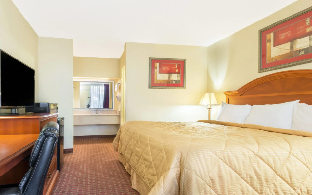 Days Inn by Wyndham Shorter