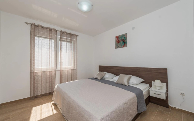 Villa Star 6 luxury apartment with a pool