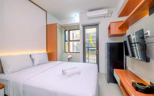 Simply And Comfort Design Studio Room At Transpark Cibubur Apartment – Guest Rooms – Depok