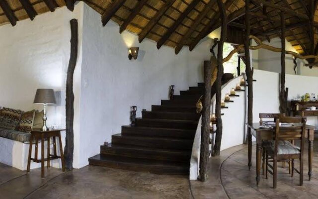 Mopane Bush Lodge