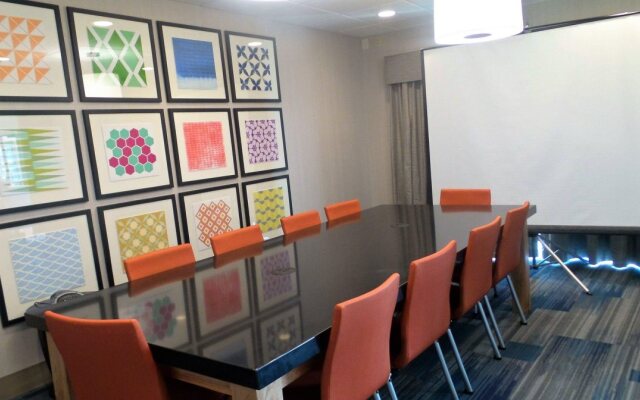 Muncie Place Hotel & Suites