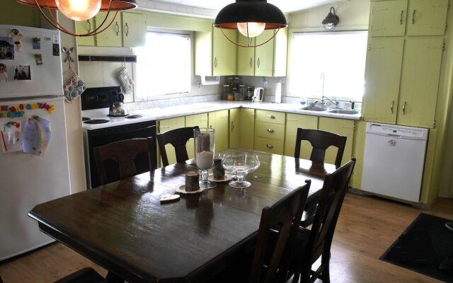 Lake Simcoe Watefront Cottage