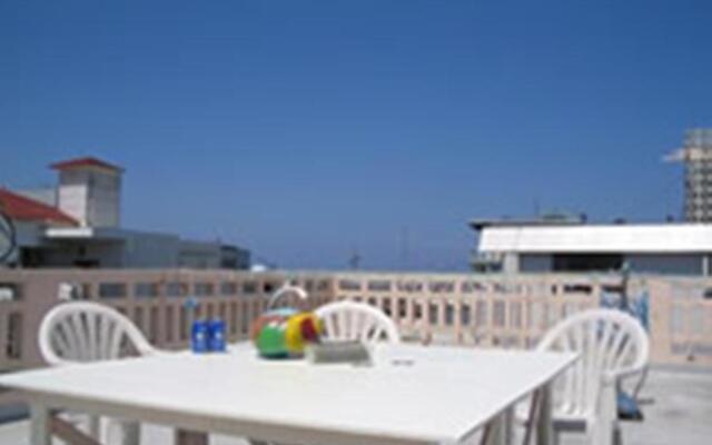 Guesthouse Base Okinawa - Hostel