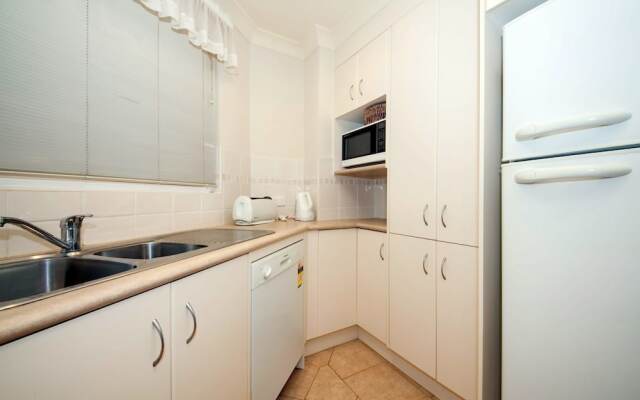 Kristie Court, 2/7 Weatherly Close