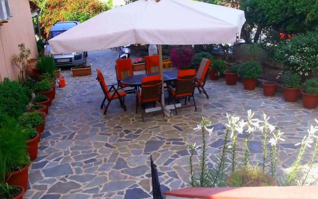 Tzaneria Apartments