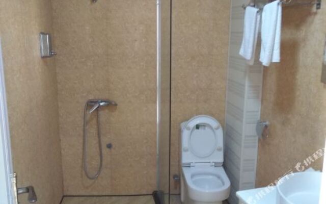 Dongyang Creative E Family Beach Hotel