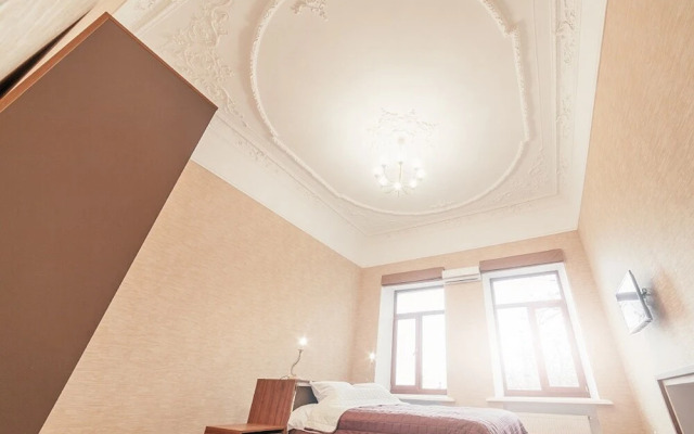 LeonRooms Sobornaya sq. 2-1