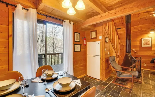 Sautee Nacoochee Mtn Paradise w/ Spacious Deck!