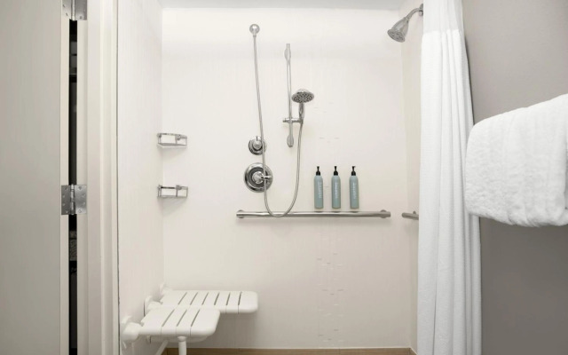 Courtyard by Marriott Lafayette Airport