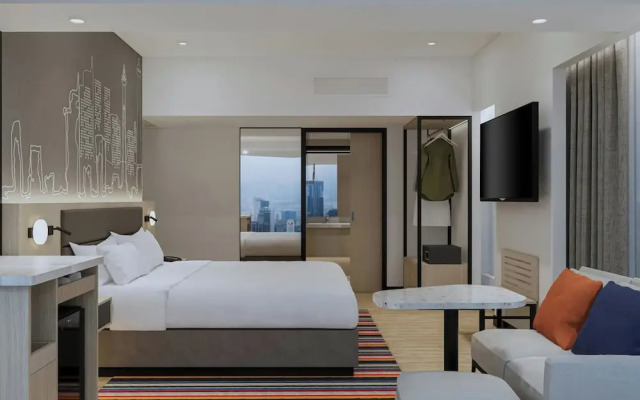 Aloft Jakarta Kebon Jeruk