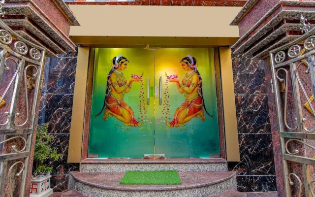 Hotel Rahi Crown by Stays Easy