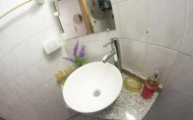 Fresh Studio Apartment near Colon Street in downtown