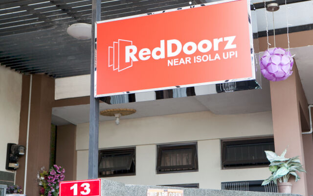 RedDoorz Plus near Isola UPI