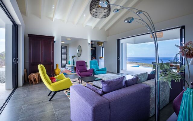 270° Ocean View from Private Infinity Pool - Colourful & Modern Villa