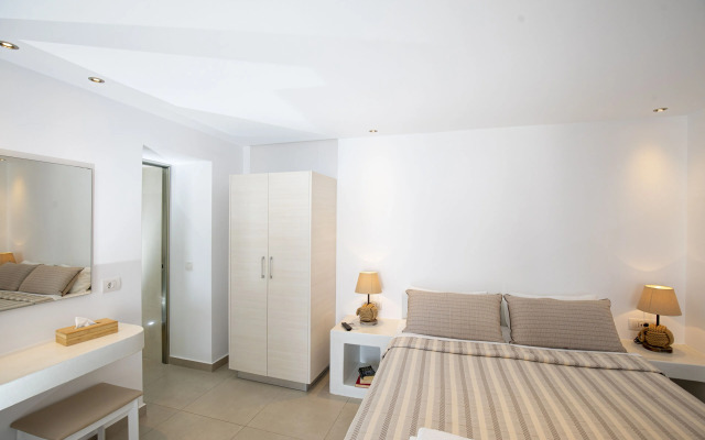 Santorini View Studios-Adults Only