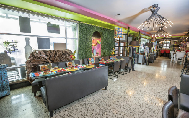 Catalina Hotel & Beach Club