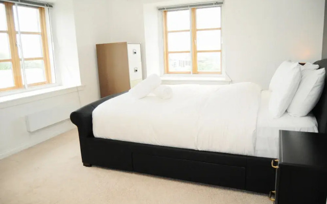 Spiers Wharf Apartment