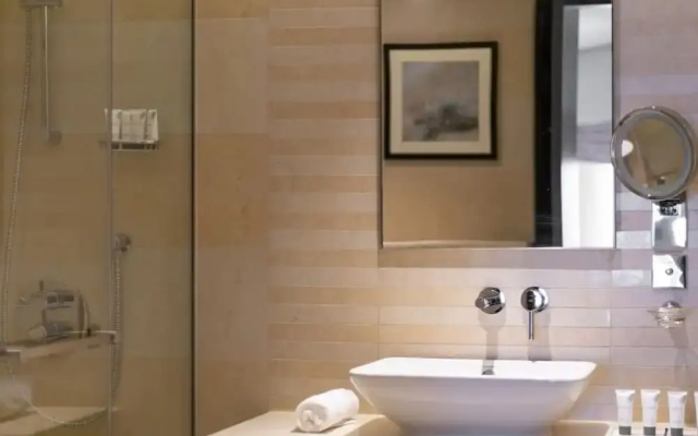 Elegant 1BR Near Wafi Mall Central Dubai Stay