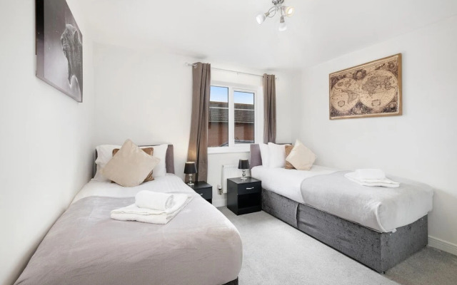 Oxlade Serviced Hse 3 Bedrms  6 singles