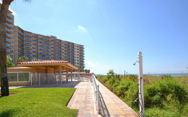 Regatta Beach Club N 913 by Vtrips